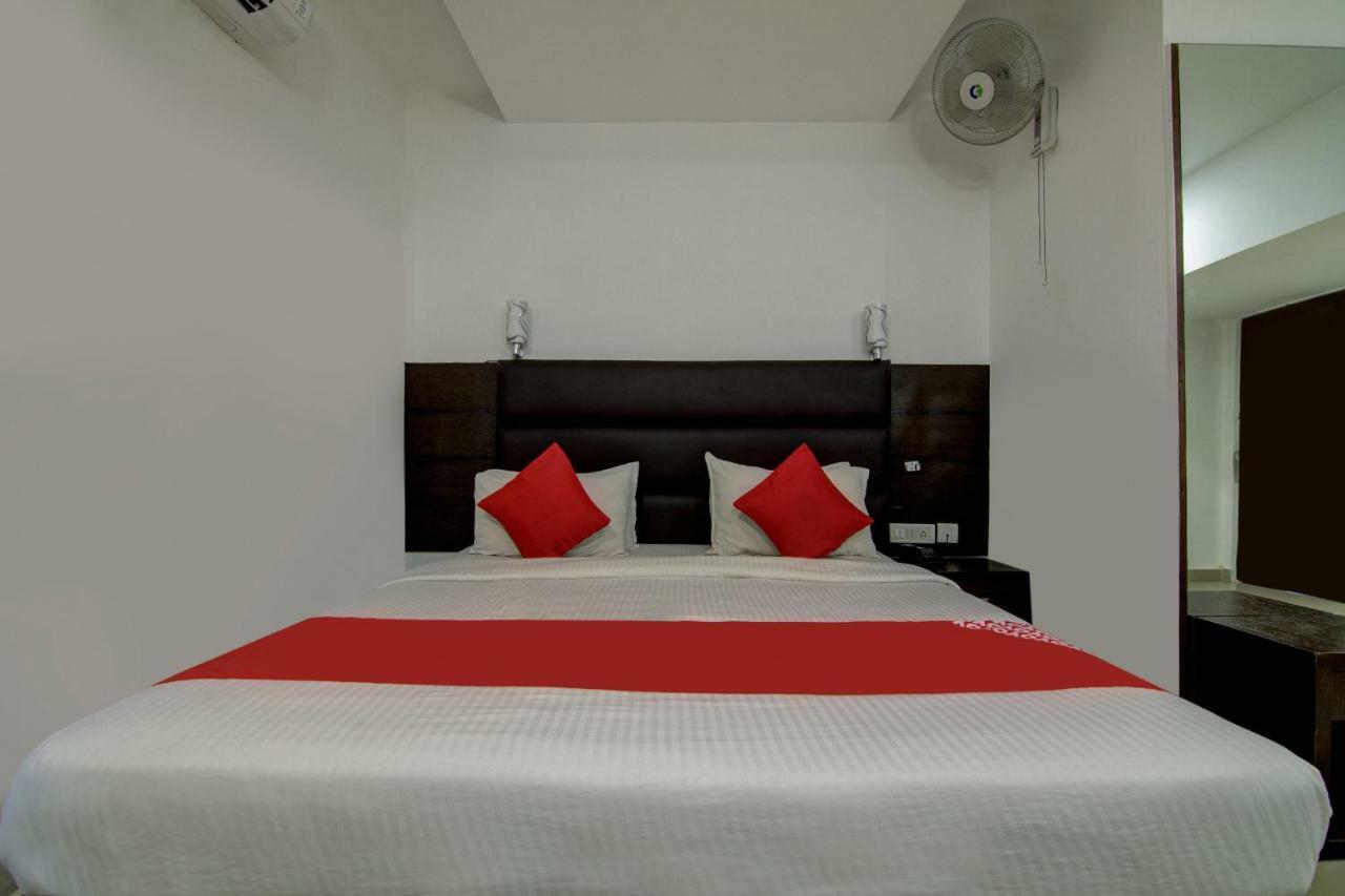 Hotel Sai International Csennai Kültér fotó